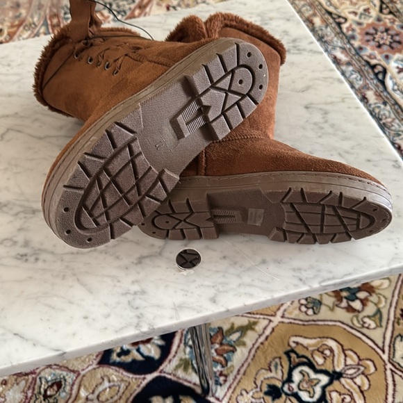 NWT Brown Gina hugs like boots with ribbon like lace on side. - Picture 3 of 6